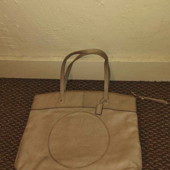 Coach - Picture 1 of 3